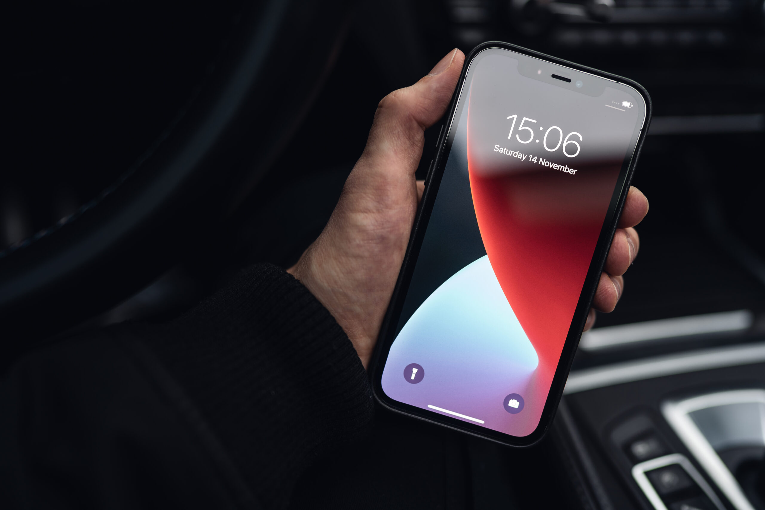 A person holding phone.