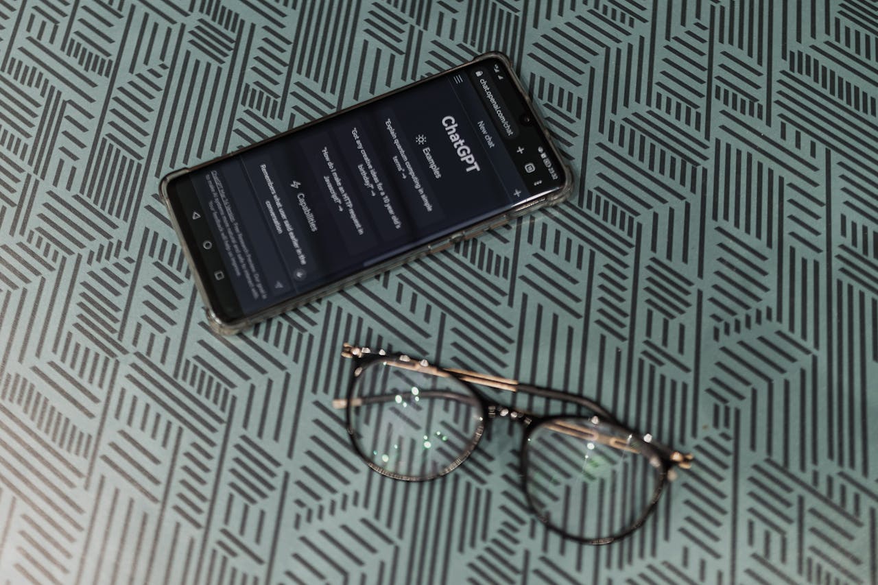 Eyeglasses and Smartphone