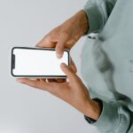 A man holding phone